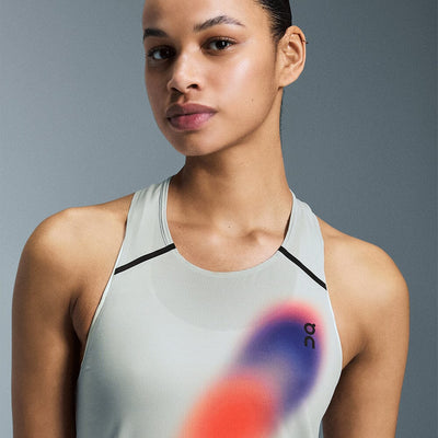 On Women's Performance Tank - Prism Capsule - BlackToe Running#colour_glacier