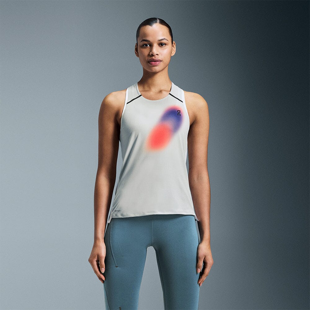 On Women's Performance Tank - Prism Capsule - BlackToe Running#colour_glacier