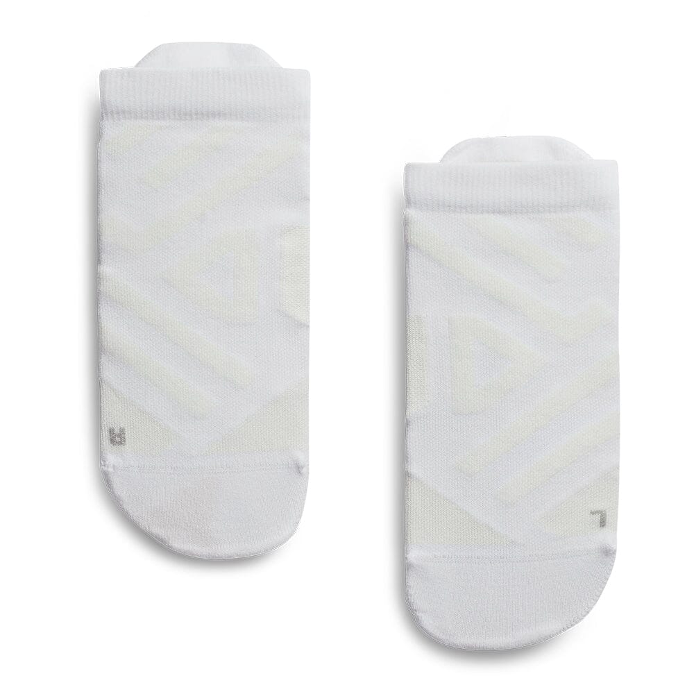 On Women's Performance Ultralight Cushion Tab Socks - BlackToe Running#colour_white-ivory