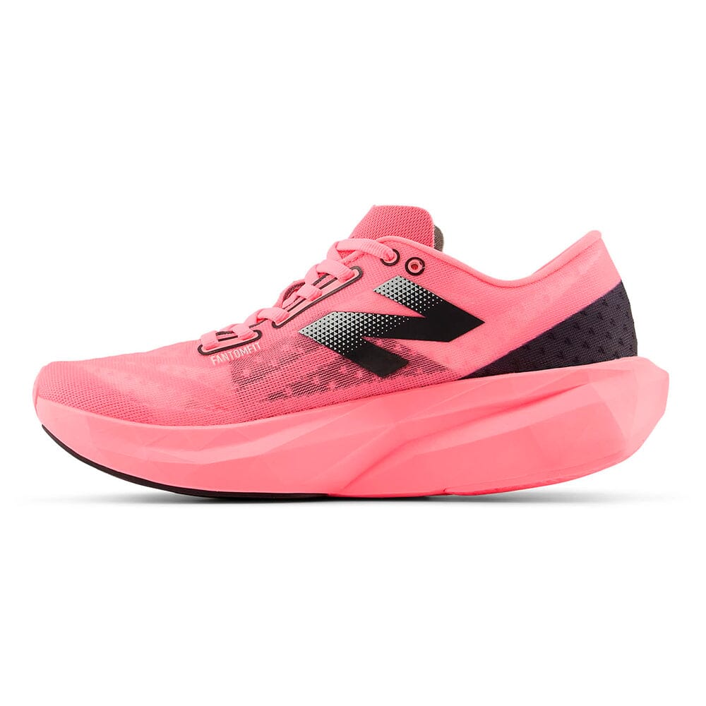 New Balance Men's FuelCell Rebel v4 - BlackToe Running#colour_ultra-pink