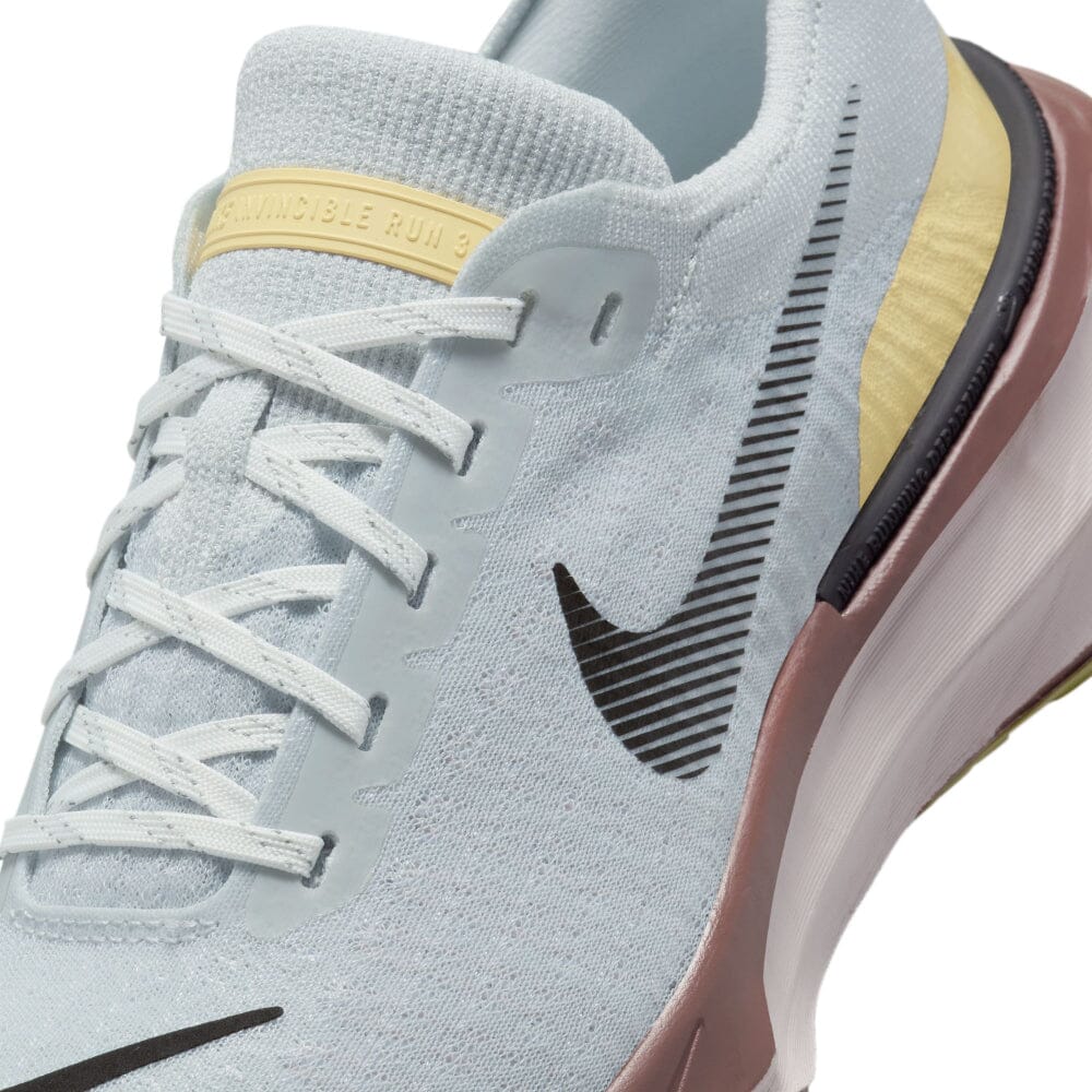 Nike Women's ZoomX Invincible Run Flyknit 3 - BlackToe Running#colour_photon-dust-white-violet